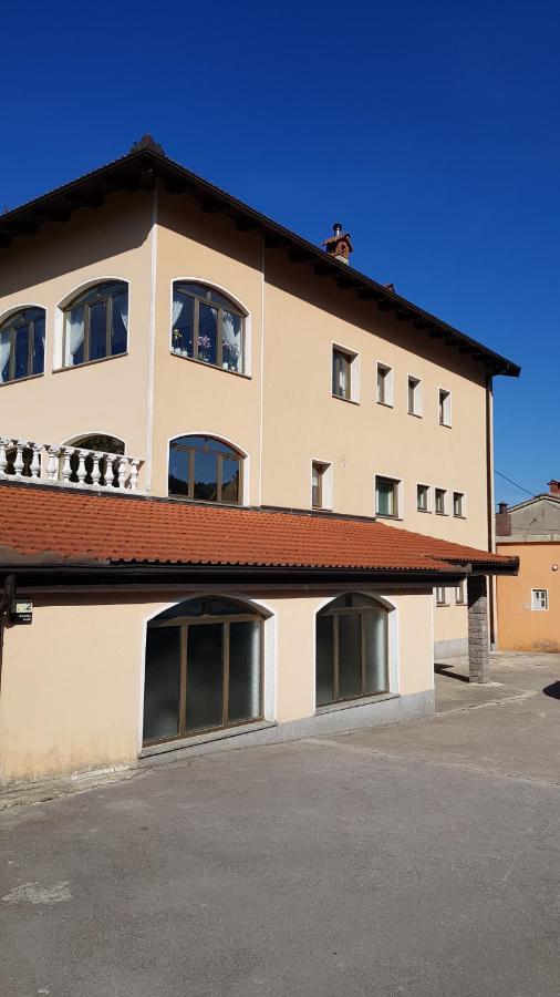 Ferienwohnung Koradinovi - Pod Vrtom Vipava Exterior foto