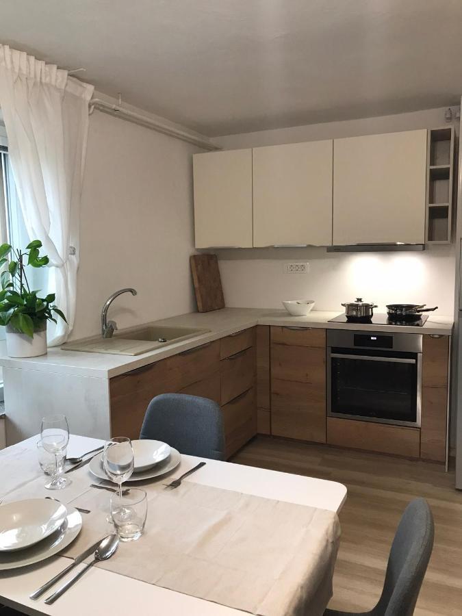 Ferienwohnung Koradinovi - Pod Vrtom Vipava Exterior foto
